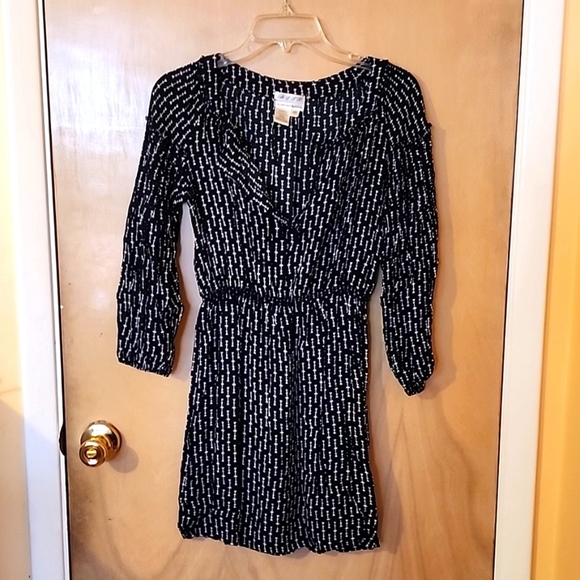 m.s.s.op Dresses & Skirts - Linens dress size xs with puffies sleeves